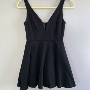 Deep V, ROMPER!